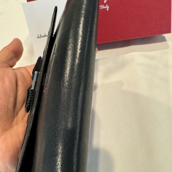 Authentic Salvatore Ferragamo wallet - Picture 10 of 13